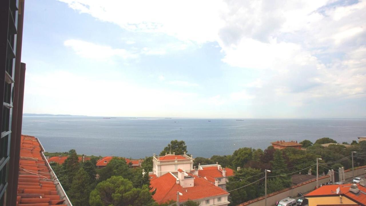 Amazing Sea View, Free Parking, Near To The Centre Apartment Triest