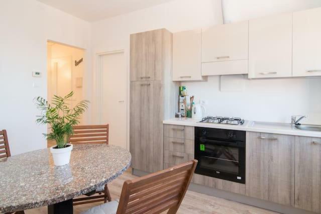 Apartment Amazing Sea View, Free Parking, Near To The Centre