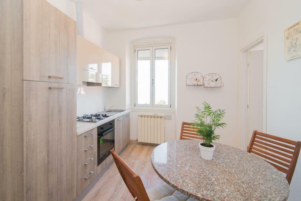 Apartment Amazing Sea View, Free Parking, Near To The Centre